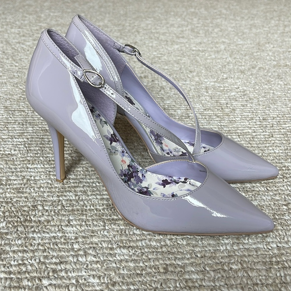 WHITE HOUSE BLACK MARKET lilac strappy heels